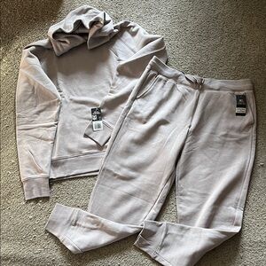New Fruit of the Loom Hoodie and Joggers Set
